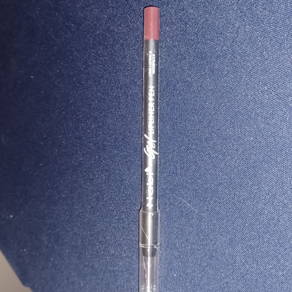 Makeup Assortment - Picture 8 of 9